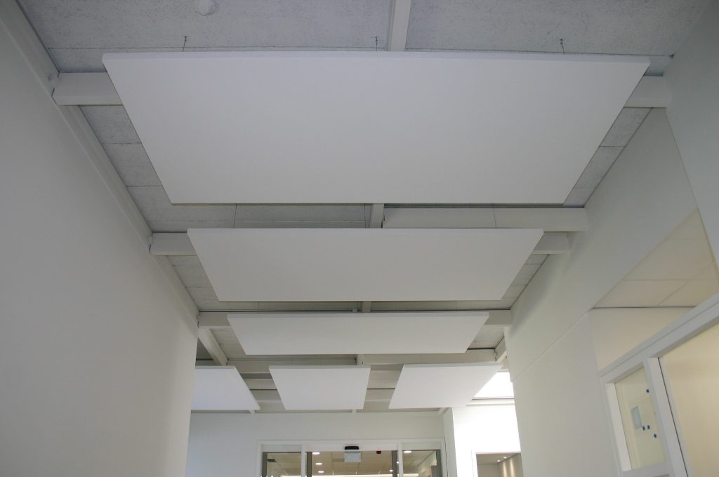 akoestisch systeemplafond plafondeiland plafondplaten akoestiek wit rechthoek